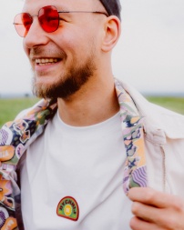 Koszulka z naszywkom "dychnij sie"