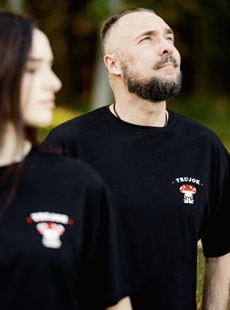 Koszulka z haftem TRUJOK- uniseks