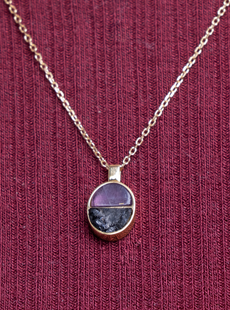 strzybny naszyjnik pół na pół srebro ze fioletowym kamiyniem